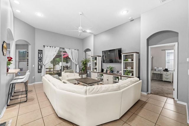 10207 AVELAR RIDGE DRIVE, Riverview, FL 33578