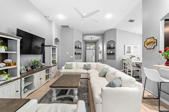 10207 AVELAR RIDGE DRIVE, Riverview, FL 33578