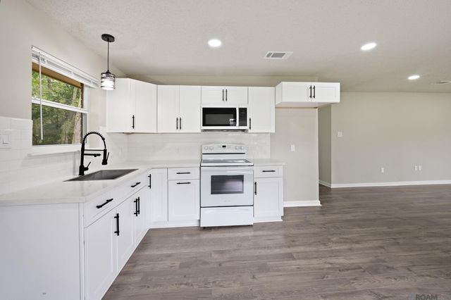 8724 Metairie Dr, Baton Rouge, LA 70810