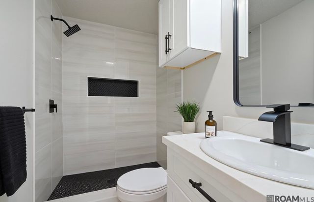 8724 Metairie Dr, Baton Rouge, LA 70810