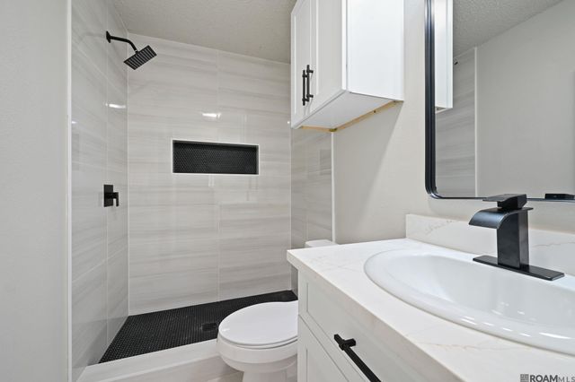 8724 Metairie Dr, Baton Rouge, LA 70810