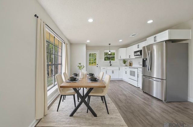 8724 Metairie Dr, Baton Rouge, LA 70810