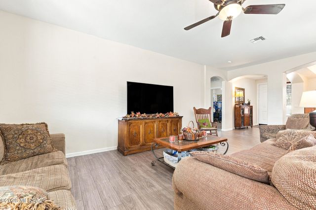 8413 W Calle Sancho Panza, Tucson, AZ 85757