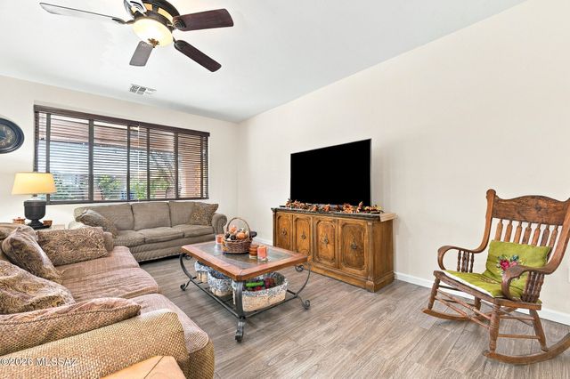 8413 W Calle Sancho Panza, Tucson, AZ 85757
