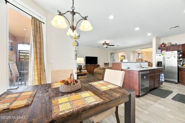 8413 W Calle Sancho Panza, Tucson, AZ 85757