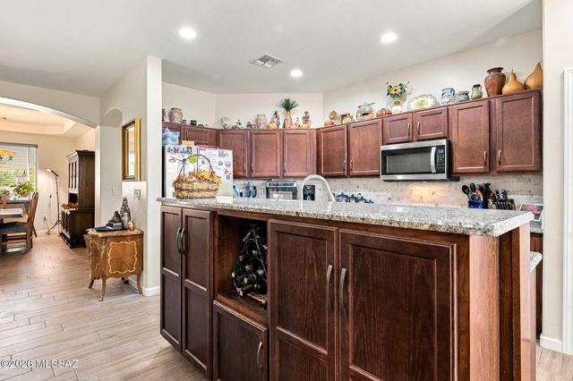8413 W Calle Sancho Panza, Tucson, AZ 85757