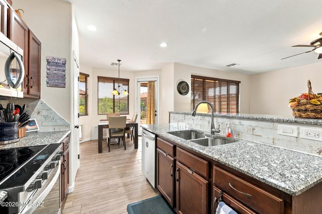 8413 W Calle Sancho Panza, Tucson, AZ 85757