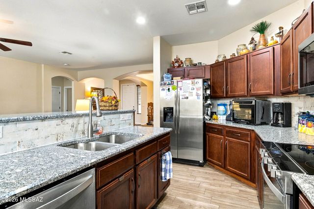 8413 W Calle Sancho Panza, Tucson, AZ 85757