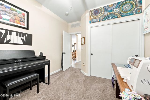 8413 W Calle Sancho Panza, Tucson, AZ 85757