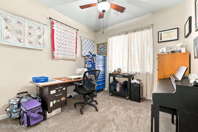 8413 W Calle Sancho Panza, Tucson, AZ 85757