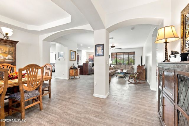 8413 W Calle Sancho Panza, Tucson, AZ 85757
