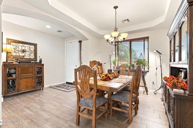 8413 W Calle Sancho Panza, Tucson, AZ 85757