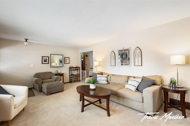 2953 Willow Creek Drive, Grandville, MI 49418