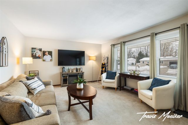 2953 Willow Creek Drive, Grandville, MI 49418