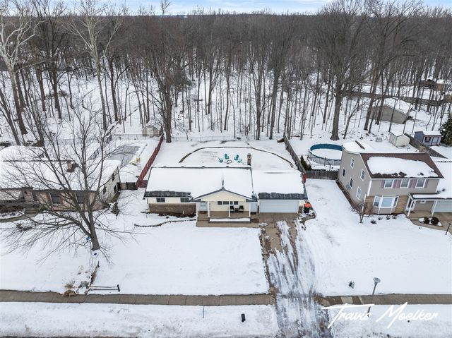 2953 Willow Creek Drive, Grandville, MI 49418