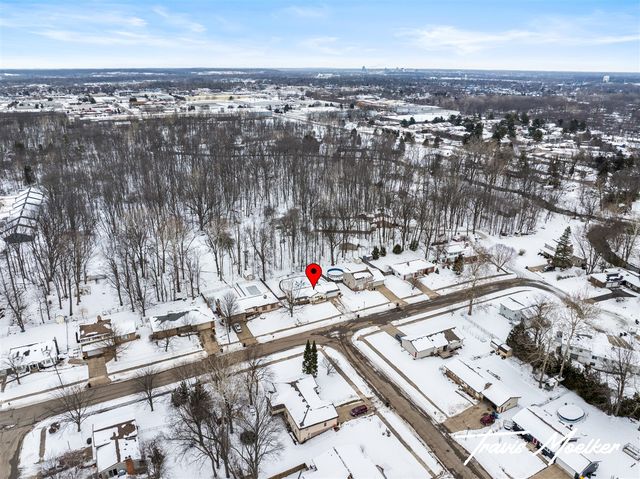 2953 Willow Creek Drive, Grandville, MI 49418