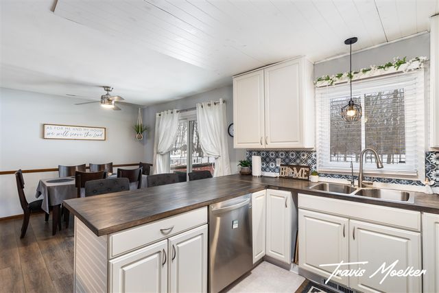 2953 Willow Creek Drive, Grandville, MI 49418