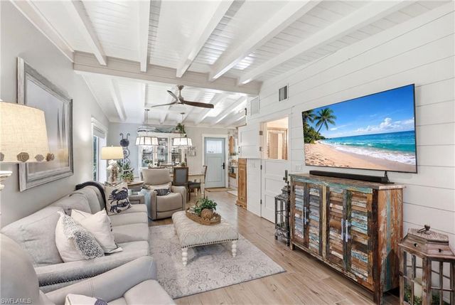 840 Myrtle TER, Naples, FL 34103