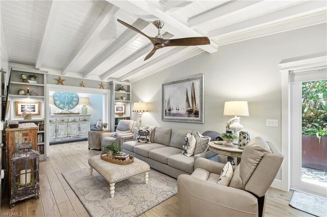 840 Myrtle TER, Naples, FL 34103