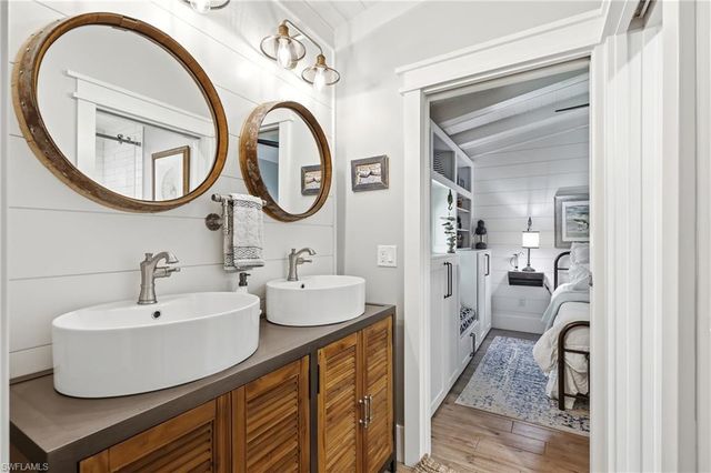 840 Myrtle TER, Naples, FL 34103