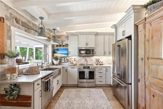 840 Myrtle TER, Naples, FL 34103