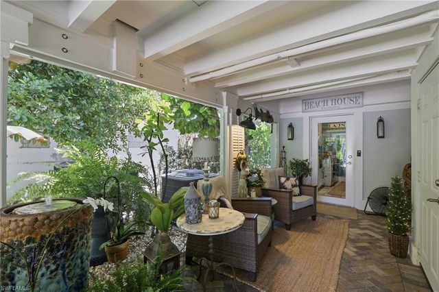 840 Myrtle TER, Naples, FL 34103