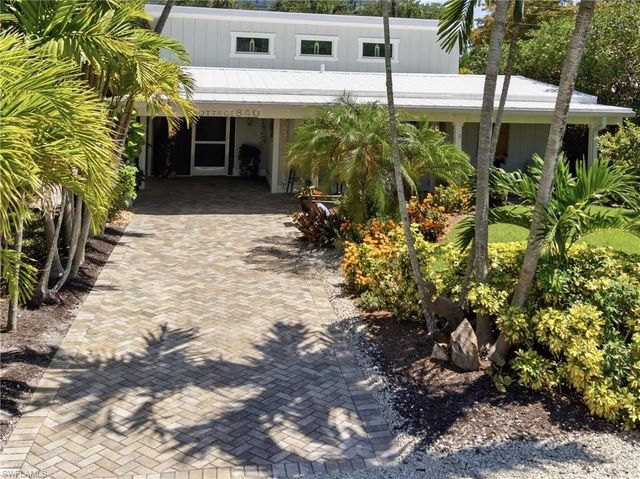 840 Myrtle TER, Naples, FL 34103