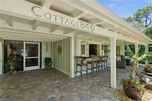 840 Myrtle TER, Naples, FL 34103