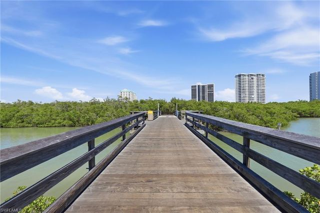 840 Myrtle TER, Naples, FL 34103