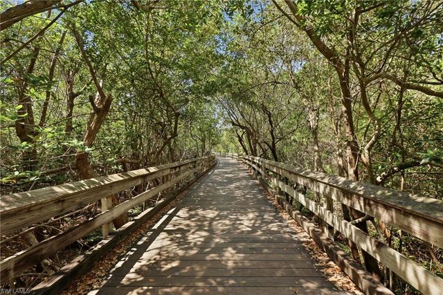 840 Myrtle TER, Naples, FL 34103