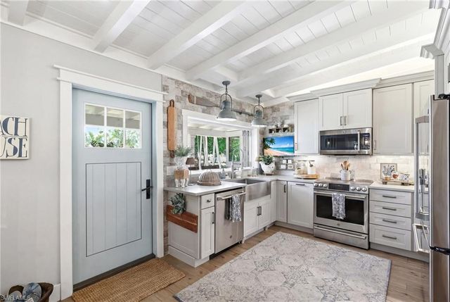 840 Myrtle TER, Naples, FL 34103