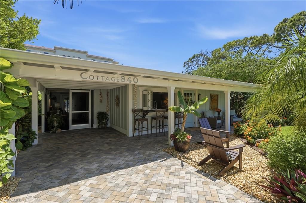 840 Myrtle TER, Naples, FL 34103