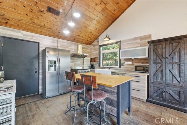 26355 Walnut Hills Dr AKA 276 Augusta Court, Lake Arrowhead, CA 92352