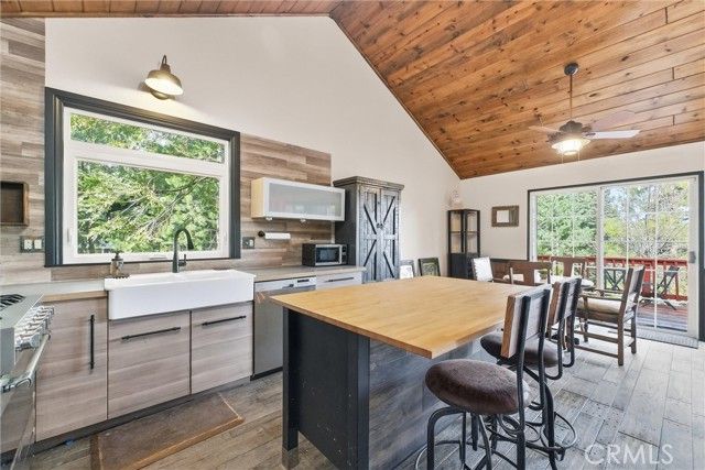 26355 Walnut Hills Dr AKA 276 Augusta Court, Lake Arrowhead, CA 92352