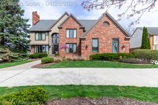 4680 Rambling Drive, Troy, MI 48098
