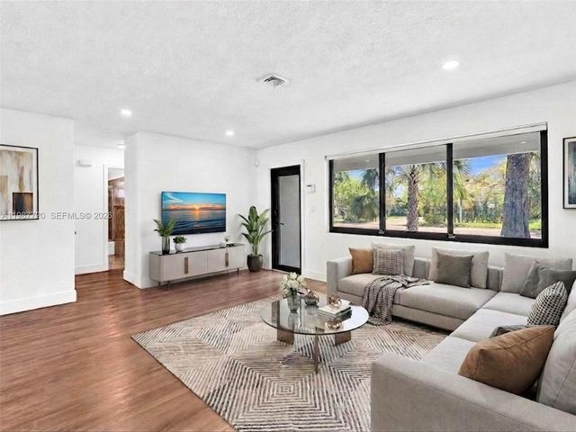 3193 Taft St, Hollywood, FL 33021