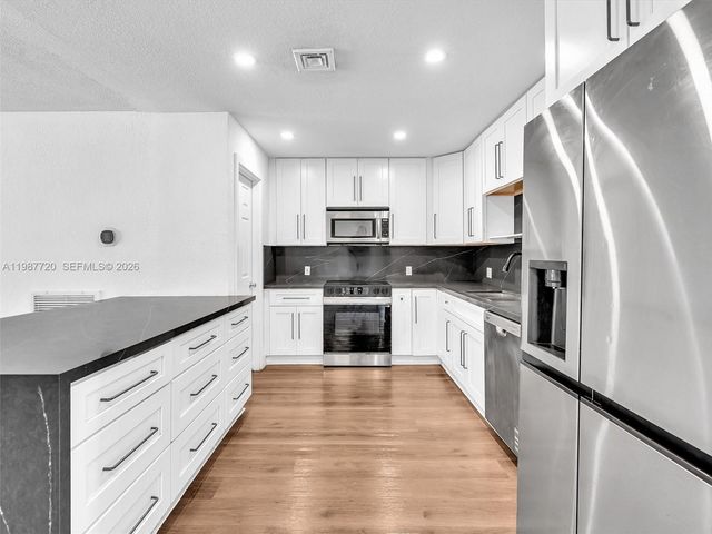 3193 Taft St, Hollywood, FL 33021