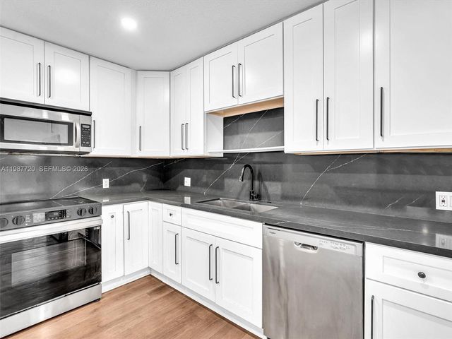 3193 Taft St, Hollywood, FL 33021