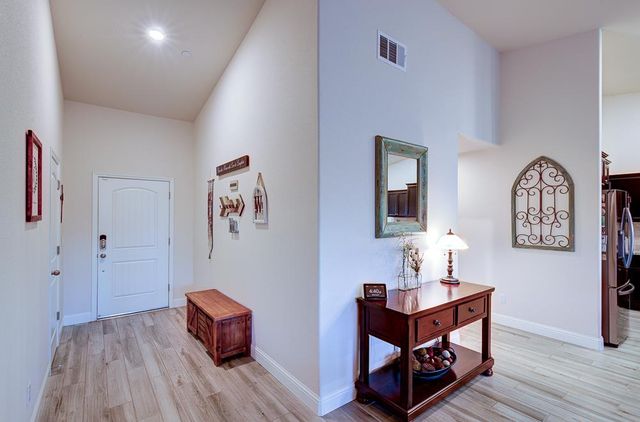 391 Maclure Avenue W, Madera, CA 93636