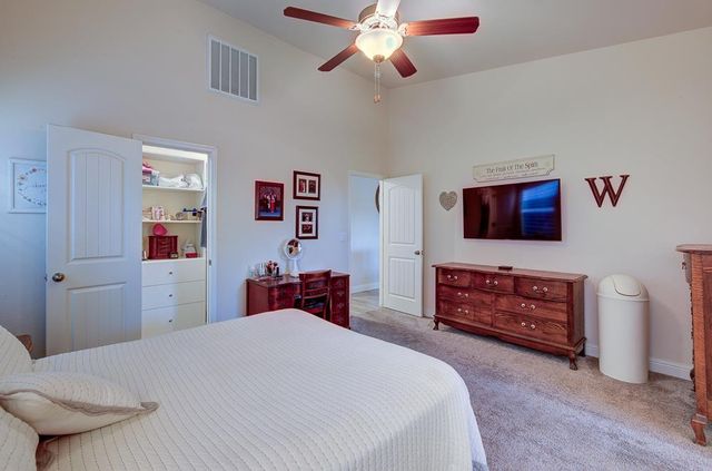 391 Maclure Avenue W, Madera, CA 93636