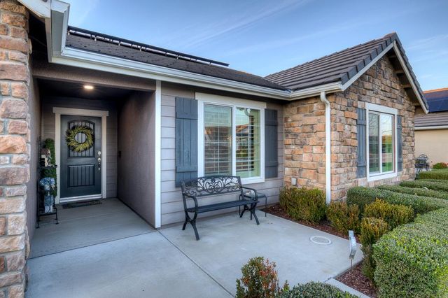 391 Maclure Avenue W, Madera, CA 93636