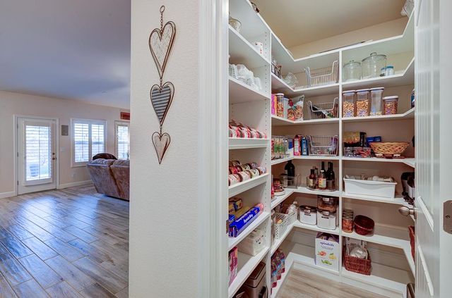 391 Maclure Avenue W, Madera, CA 93636