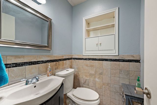 1624 River Oaks Drive, Irving, TX 75060