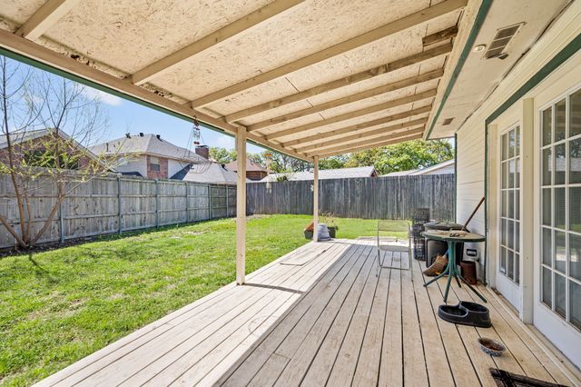 1624 River Oaks Drive, Irving, TX 75060