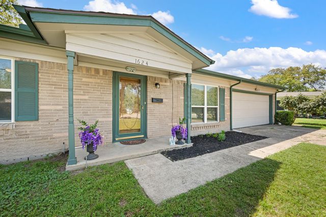 1624 River Oaks Drive, Irving, TX 75060
