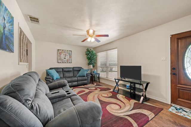 1624 River Oaks Drive, Irving, TX 75060