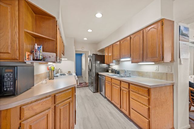 1624 River Oaks Drive, Irving, TX 75060