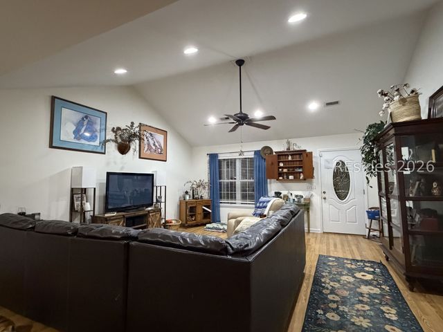 705 Holly St W, Hampton, SC 29924