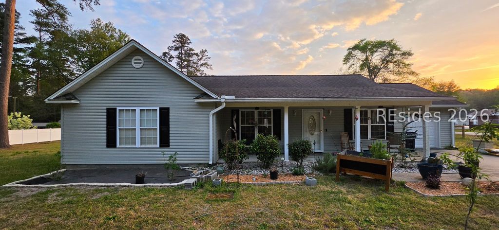 705 Holly St W, Hampton, SC 29924