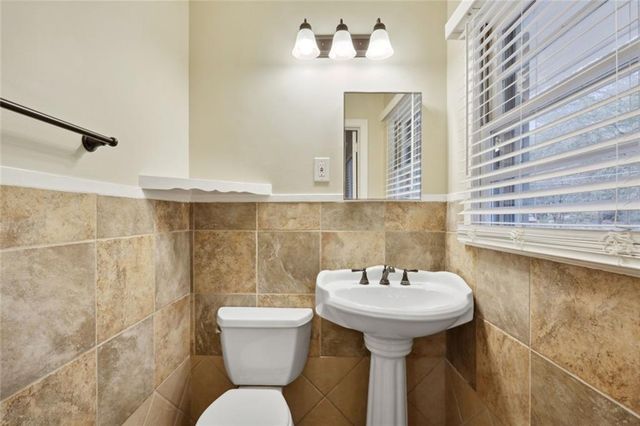 2120 Meadowbrook Lane SE, Marietta, GA 30067